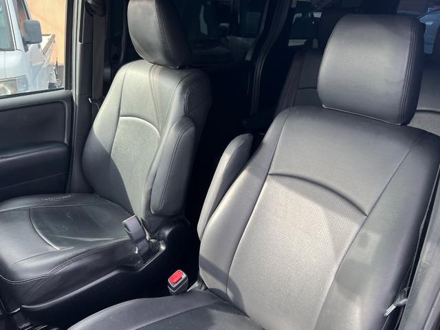 ヴォクシー ZS 煌 ユーザー買取/モデリスタ/両側パワスラ/バックカメラ/プッシュスタート(30枚目)