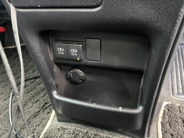 ヴォクシー ZS 煌 ユーザー買取/モデリスタ/両側パワスラ/バックカメラ/プッシュスタート(31枚目)