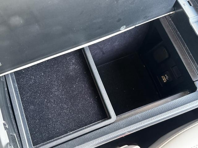 クラウンクロスオーバー Ｇアドバンスド・レザーパッケージ　４ＷＤ／ワンオーナー／ユーザー買取／純正ナビ／全方位モニター／ベージュレザーシート／デジタルインナーミラー／パワーバックドア（17枚目）