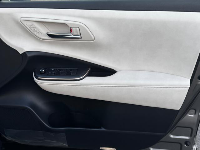 クラウンクロスオーバー Ｇアドバンスド・レザーパッケージ　４ＷＤ／ワンオーナー／ユーザー買取／純正ナビ／全方位モニター／ベージュレザーシート／デジタルインナーミラー／パワーバックドア（28枚目）