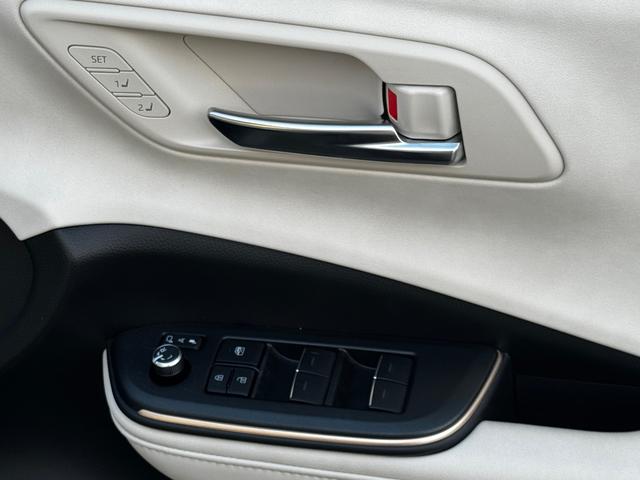 クラウンクロスオーバー Ｇアドバンスド・レザーパッケージ　４ＷＤ／ワンオーナー／ユーザー買取／純正ナビ／全方位モニター／ベージュレザーシート／デジタルインナーミラー／パワーバックドア（29枚目）