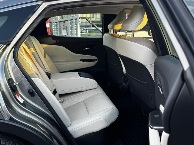 クラウンクロスオーバー Ｇアドバンスド・レザーパッケージ　４ＷＤ／ワンオーナー／ユーザー買取／純正ナビ／全方位モニター／ベージュレザーシート／デジタルインナーミラー／パワーバックドア（30枚目）