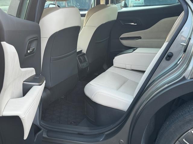 クラウンクロスオーバー Ｇアドバンスド・レザーパッケージ　４ＷＤ／ワンオーナー／ユーザー買取／純正ナビ／全方位モニター／ベージュレザーシート／デジタルインナーミラー／パワーバックドア（43枚目）