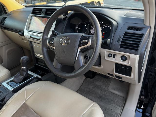 ランドクルーザープラド TX ワンオーナー/ユーザー買取/アルパインナビ/バックカメラ/YKW17インチアルミ/ルーフレール/シートカバー(2枚目)