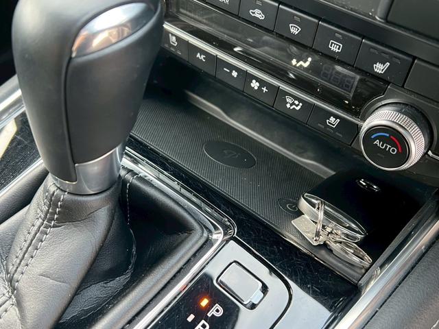 ＣＸ－８ ＸＤ　エクスクルーシブモード　ワンオーナー／純正ナビ／全方位モニター／黒革シート／パワーシート／ヘッドアップディスプレイ／ＢＯＳＥスピーカー／パワーバックドア／ルーフレール（20枚目）