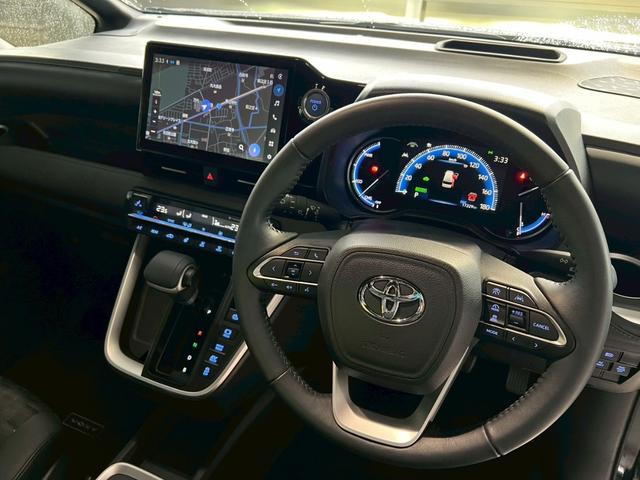 ヴォクシー ハイブリッドＳ－Ｚ　ワンオーナー／１０．５インチナビ／デジタルインナーミラー／３眼ＬＥＤヘッドライト／２列目オットマン／両側パワースライドドア／パワーバックドア／ＴＺドライブレコーダー（2枚目）