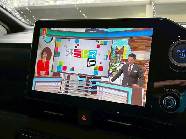ヴォクシー ハイブリッドＳ－Ｚ　ワンオーナー／１０．５インチナビ／デジタルインナーミラー／３眼ＬＥＤヘッドライト／２列目オットマン／両側パワースライドドア／パワーバックドア／ＴＺドライブレコーダー（21枚目）