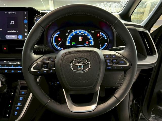 ヴォクシー ハイブリッドＳ－Ｚ　ワンオーナー／１０．５インチナビ／デジタルインナーミラー／３眼ＬＥＤヘッドライト／２列目オットマン／両側パワースライドドア／パワーバックドア／ＴＺドライブレコーダー（24枚目）