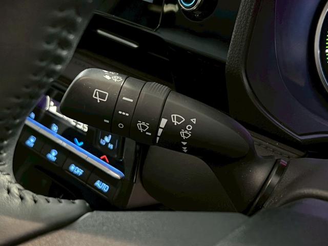 ヴォクシー ハイブリッドＳ－Ｚ　ワンオーナー／１０．５インチナビ／デジタルインナーミラー／３眼ＬＥＤヘッドライト／２列目オットマン／両側パワースライドドア／パワーバックドア／ＴＺドライブレコーダー（29枚目）