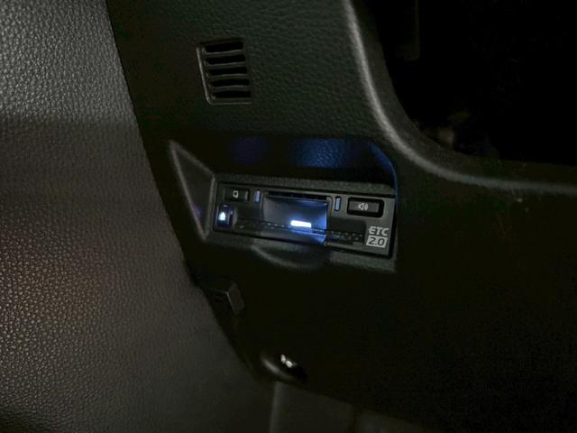 ヴォクシー ハイブリッドＳ－Ｚ　ワンオーナー／１０．５インチナビ／デジタルインナーミラー／３眼ＬＥＤヘッドライト／２列目オットマン／両側パワースライドドア／パワーバックドア／ＴＺドライブレコーダー（30枚目）