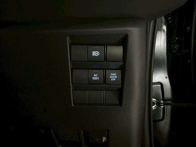 ヴォクシー ハイブリッドＳ－Ｚ　ワンオーナー／１０．５インチナビ／デジタルインナーミラー／３眼ＬＥＤヘッドライト／２列目オットマン／両側パワースライドドア／パワーバックドア／ＴＺドライブレコーダー（31枚目）