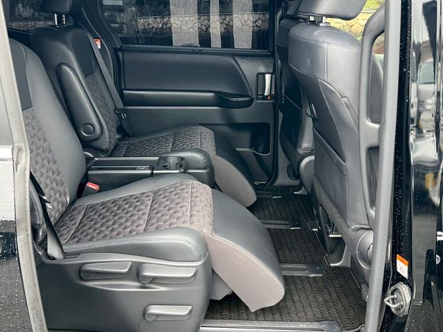 ヴォクシー ハイブリッドＳ－Ｚ　ワンオーナー／１０．５インチナビ／デジタルインナーミラー／３眼ＬＥＤヘッドライト／２列目オットマン／両側パワースライドドア／パワーバックドア／ＴＺドライブレコーダー（34枚目）