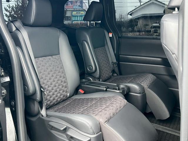 ヴォクシー ハイブリッドＳ－Ｚ　ワンオーナー／１０．５インチナビ／デジタルインナーミラー／３眼ＬＥＤヘッドライト／２列目オットマン／両側パワースライドドア／パワーバックドア／ＴＺドライブレコーダー（37枚目）