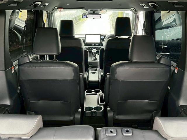 ヴォクシー ハイブリッドＳ－Ｚ　ワンオーナー／１０．５インチナビ／デジタルインナーミラー／３眼ＬＥＤヘッドライト／２列目オットマン／両側パワースライドドア／パワーバックドア／ＴＺドライブレコーダー（43枚目）