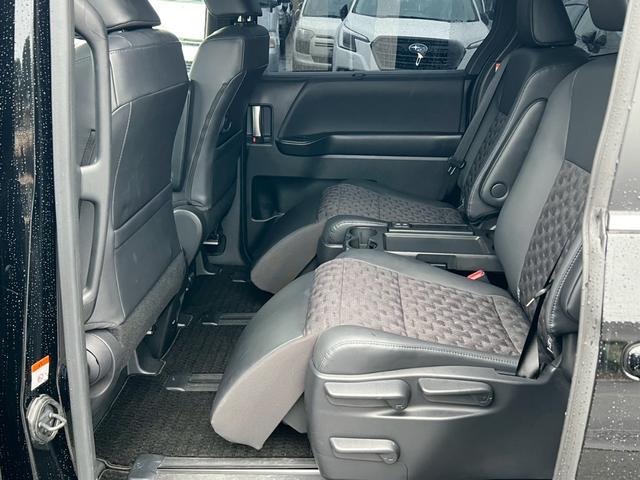 ヴォクシー ハイブリッドＳ－Ｚ　ワンオーナー／１０．５インチナビ／デジタルインナーミラー／３眼ＬＥＤヘッドライト／２列目オットマン／両側パワースライドドア／パワーバックドア／ＴＺドライブレコーダー（49枚目）