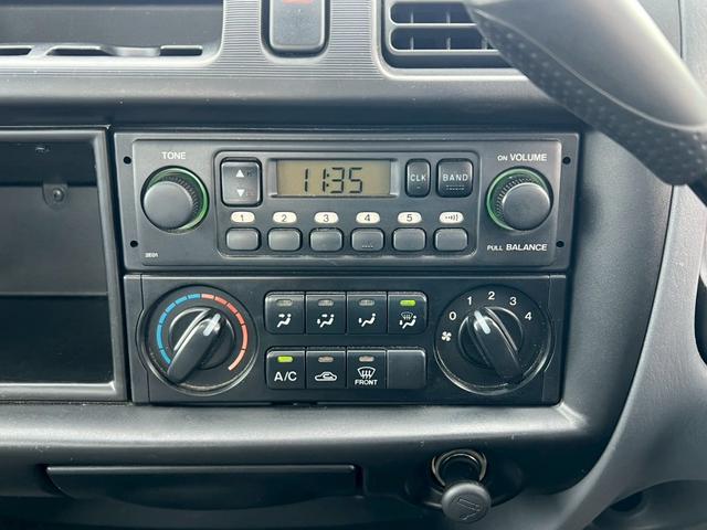 ボンゴトラック ＤＸ　ユーザー買取／４ＷＤ／コラムオートマ／パワステ／エアコン／両側エアバック／ＡＢＳ（3枚目）