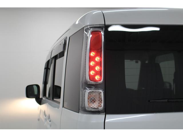 スペーシア ハイブリッドX 社外フルセグナビ ETC 両側パワースライド シートヒーター フロアマット サイドバイザー 天井サーキュレーター フルフラットシート アームレストコンソール アイドリングストップ オートエアコン(19枚目)