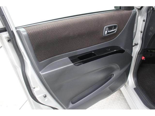 ルークス ハイウェイスターターボ　純正ナビ　バックカメラ　両側パワースライドドア　ＥＴＣ　ＨＩＤヘッドライト　オートエアコン　純正アルミホイール　フォグライト　ベンチシート　フルフラットシート　スペアキー　プッシュスタート　キーフリー（33枚目）