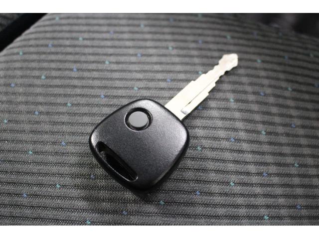 ワゴンＲ ＦＸ　純正オーディオ　シートヒーター　キーレスキー　電動格納ドアミラー　パワーウィンドウ　アームレスト　ベンチシート　フルフラットシート　座席下収納　オートエアコン（79枚目）