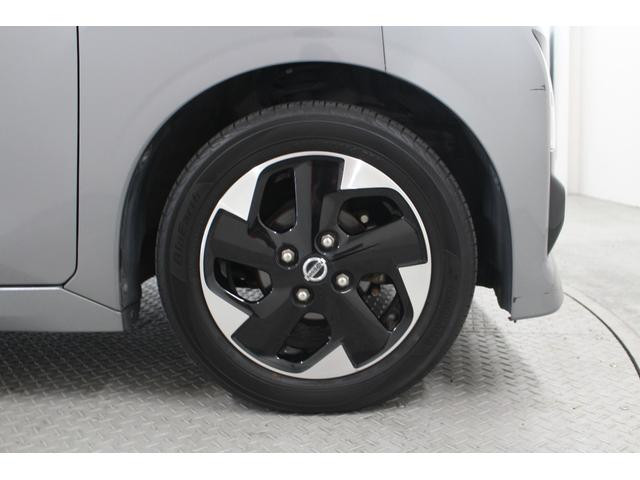 ルークス ハイウェイスター X 純正9インチナビ アラウンドビューモニター ETC 片側パワースライドドア LEDヘッドライト フォグライト 純正アルミホイール シートバックテーブル 天井サーキュレーター ステアリングリモコン(15枚目)