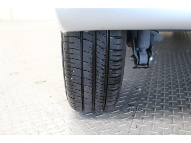 ムーヴ Ｌ　ＣＤオーディオ　キーレスキー　電動格納ドアミラー　サイドバイザー　フロアマット　マニュアルエアコン　アームレストコンソール　ベンチシート　フルフラットシート　パワーウィンドウ（15枚目）