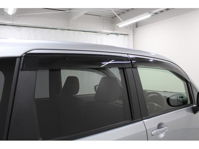 ムーヴ Ｌ　ＣＤオーディオ　キーレスキー　電動格納ドアミラー　サイドバイザー　フロアマット　マニュアルエアコン　アームレストコンソール　ベンチシート　フルフラットシート　パワーウィンドウ（32枚目）