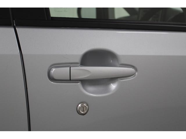 ムーヴ Ｌ　ＣＤオーディオ　キーレスキー　電動格納ドアミラー　サイドバイザー　フロアマット　マニュアルエアコン　アームレストコンソール　ベンチシート　フルフラットシート　パワーウィンドウ（33枚目）