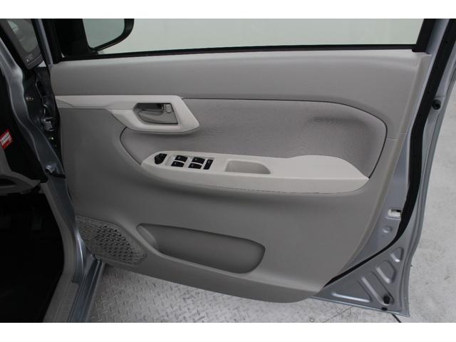 ムーヴ Ｌ　ＣＤオーディオ　キーレスキー　電動格納ドアミラー　サイドバイザー　フロアマット　マニュアルエアコン　アームレストコンソール　ベンチシート　フルフラットシート　パワーウィンドウ（35枚目）