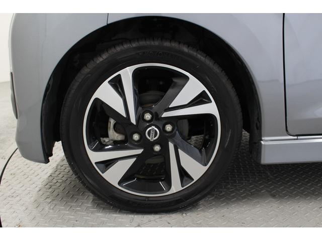 デイズ ハイウェイスター　Ｇターボ　純正ナビ　Ｂｌｕｅｔｏｏｔｈ対応　バックカメラ　純正アルミホイール　エマージェンシーブレーキ　タッチパネル式オートエアコン　座席下収納　プッシュスタート　スマートキー　サイドバイザー　フロアマット（13枚目）