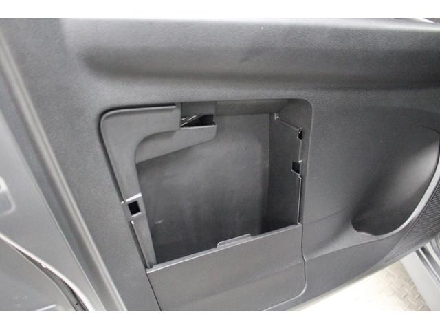 デイズ ハイウェイスター　Ｇターボ　純正ナビ　Ｂｌｕｅｔｏｏｔｈ対応　バックカメラ　純正アルミホイール　エマージェンシーブレーキ　タッチパネル式オートエアコン　座席下収納　プッシュスタート　スマートキー　サイドバイザー　フロアマット（31枚目）