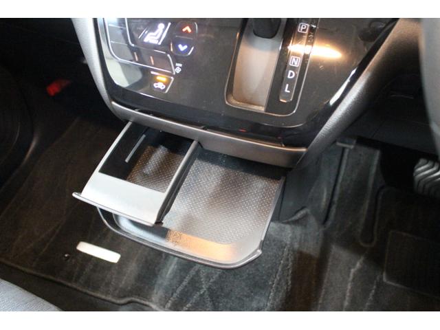 デイズ ハイウェイスター　Ｇターボ　純正ナビ　Ｂｌｕｅｔｏｏｔｈ対応　バックカメラ　純正アルミホイール　エマージェンシーブレーキ　タッチパネル式オートエアコン　座席下収納　プッシュスタート　スマートキー　サイドバイザー　フロアマット（41枚目）