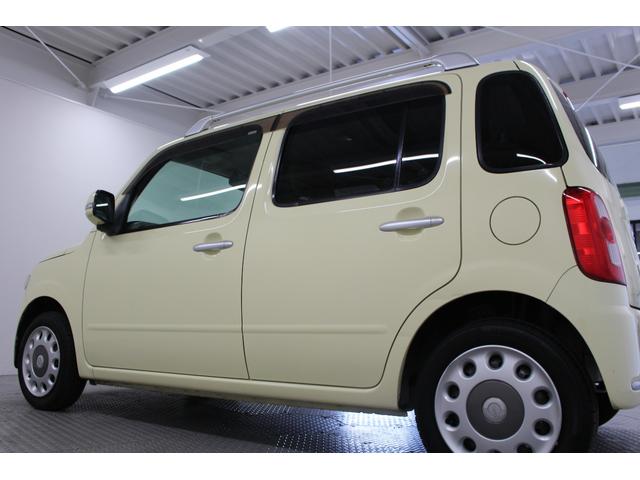 ミラココア ココアプラスＸ　純正オーディオ　キーフリー　スペアタイヤ　ルーフレール　フォグライト　オートエアコン　ウィンカーミラー　電動格納ドアミラー　ベンチシート　トノカバー　スペアキー　サイドバイザー　フロアマット（30枚目）