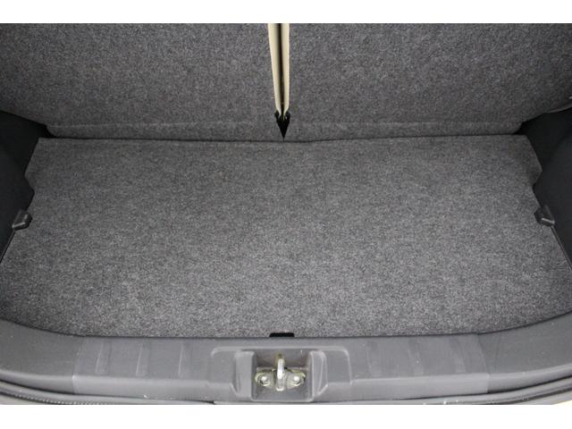 ミラココア ココアプラスＸ　純正オーディオ　キーフリー　スペアタイヤ　ルーフレール　フォグライト　オートエアコン　ウィンカーミラー　電動格納ドアミラー　ベンチシート　トノカバー　スペアキー　サイドバイザー　フロアマット（66枚目）