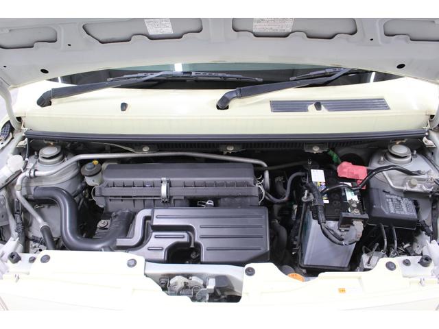 ミラココア ココアプラスＸ　純正オーディオ　キーフリー　スペアタイヤ　ルーフレール　フォグライト　オートエアコン　ウィンカーミラー　電動格納ドアミラー　ベンチシート　トノカバー　スペアキー　サイドバイザー　フロアマット（78枚目）