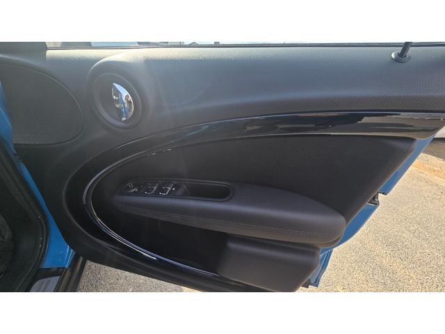 ＭＩＮＩ クーパーＤ　クロスオーバー　新品タイヤ・ディーゼル車・ナビＴＶ・バックカメラ・プッシュスタート・ＥＴＣ（24枚目）