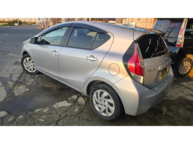 アクア 1年保証・ナビTV・スマートキー(5枚目)