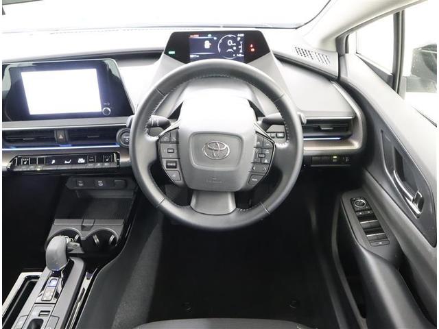 プリウス G トヨタ認定中古車 衝突被害軽減システム ワンオーナー ブラインドスポットモニター メモリーナビ バックカメラ ミュージックプレイヤー接続 フルセグTV ETC 純正19インチアルミホイール 記録簿(4枚目)