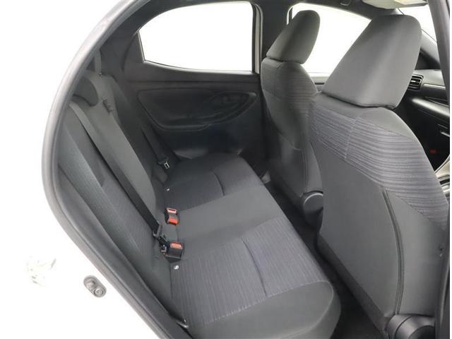 ヤリス ハイブリッドＺ　トヨタ認定中古車　衝突被害軽減システム　ワンオーナー　シートヒーター　全周囲カメラ　メモリーナビ　フルセグ　メモリーナビ　ミュージックプレイヤー接続　ＥＴＣ　ＬＥＤヘッドランプ　スマートキー　記録簿（6枚目）