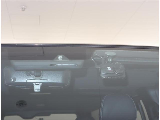 �O���̎Ԃ���s�҂��Z���T�[���������茟�m���āA�K�v�ɉ����ďՓˌy���u���[�L���쓮�B�u�������̏�ʁv�ŗ����A���S���̑傫�������ł��B