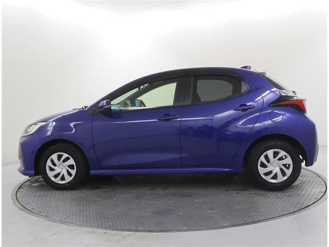 ヤリス G フルセグ ミュージックプレイヤー接続可 バックカメラ 衝突被害軽減システム ETC LEDヘッドランプ ワンオーナー 記録簿(4枚目)