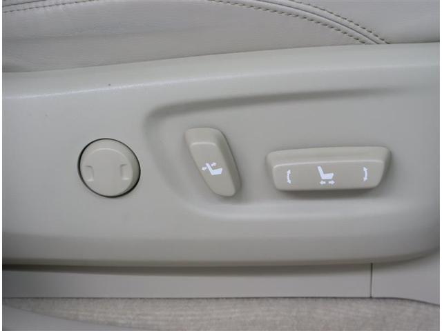 ランドクルーザープラド TX Lパッケージ トヨタ認定中古車 衝突被害軽減システム 本革 シートベンチレーション 4WD ブラインドスポットモニター メモリーナビ 全周囲カメラ ミュージックプレイヤー接続 ETC ディーゼル スマートキー(6枚目)