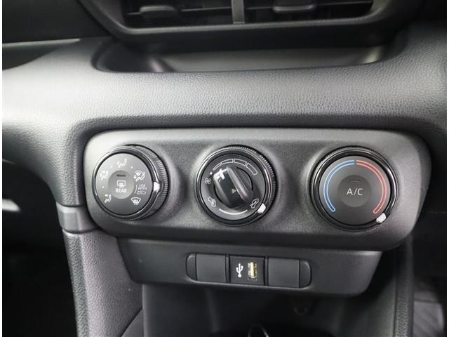 ヤリス Ｘ　メモリーナビ　ミュージックプレイヤー接続可　バックカメラ　衝突被害軽減システム　ＥＴＣ　ワンオーナー　記録簿（10枚目）