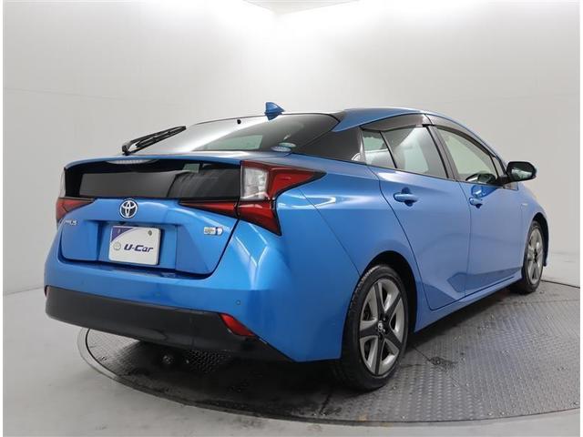 プリウス Ｓツーリングセレクション　トヨタ純正９インチフルセグメモリーナビ　ＤＶＤ再生　シートヒーター　バックカメラ　衝突被害軽減システム　ＥＴＣ　ＬＥＤヘッドランプ　ワンオーナー　記録簿（6枚目）