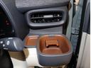 運転席側のカップホルダーになります。