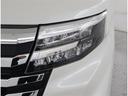 LEDヘッドライトです。デザイン性がよくとても明るいので、夜間の走行や悪天候でも安心です。しかも長寿命!