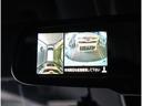 パノラミックビューモニター付きです。車両を上から見たような映像をディスプレイオーディオ画面に表示。運転席からの目視だけでは見にくい、車両周辺の状況をリアルタイムでしっかり確認できます。