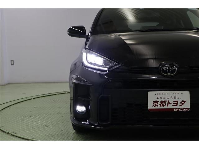 ＧＲヤリス ＲＳ　ＬＥＤヘッドライト　ミュージックプレイヤー接続可　キーレス　クルーズコントロール　メモリーナビ　ＥＳＣ　記録簿　アルミホイール　ナビ　Ｗエアバッグ　カーテンエアバッグ　オートエアコン　エアバッグ（9枚目）