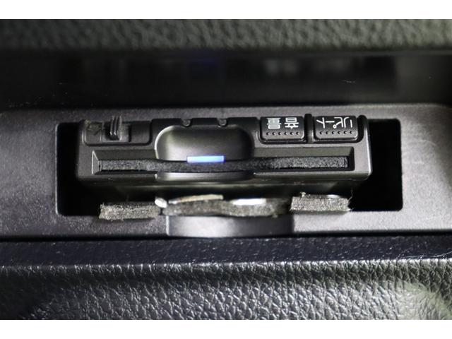 ボイスタイプのＥＴＣ搭載。高速道路出入口もスマートに通過！　今やマストアイテムですね。納車前には使用できるようにセットアップをさせていただきます。ＥＴＣカードの取扱もしておりますのでご相談ください。