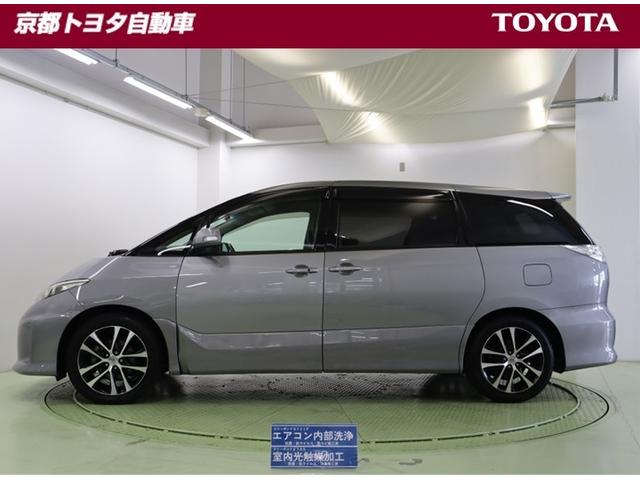 両側スライドドアです。荷物を持ってドアを開けた時に隣の車にうっかりドアをぶつけることもありません！両側電動で内側からも開閉できるので、お迎えの時などにスッと開けてあげられるので便利ですよ。