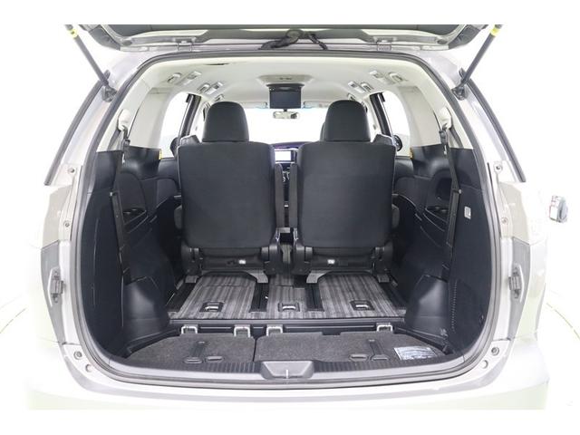 ３列目シートはこのようにスッキリと格納できます。乗車人数が少ない時には３列目シートを格納して座席もラゲージスペースにもゆとりを持たせるのもありですね。